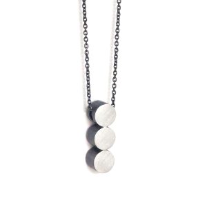 3 DOT pendant in silver