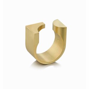 Half moon Fluctus ring in 18ct gold
